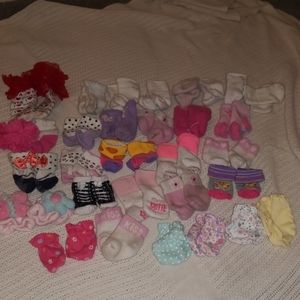 🔥3/12🔥Lot of 30 baby girl socks and mittens